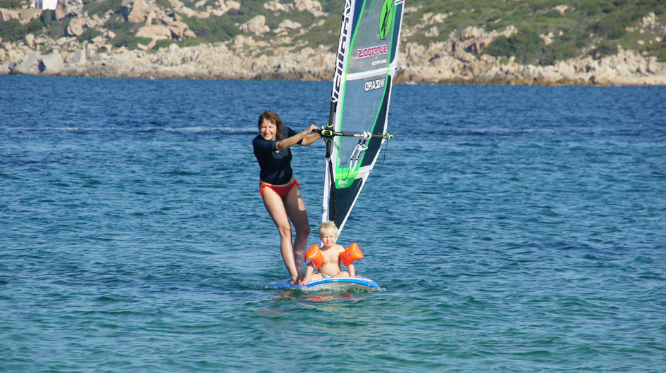 Sardinien Reise mit Surftools geniese pure Entspannung, habe viel Spass, teste das neuste Windsurf-, Kiteboard-, Stand Up Paddel- Material.